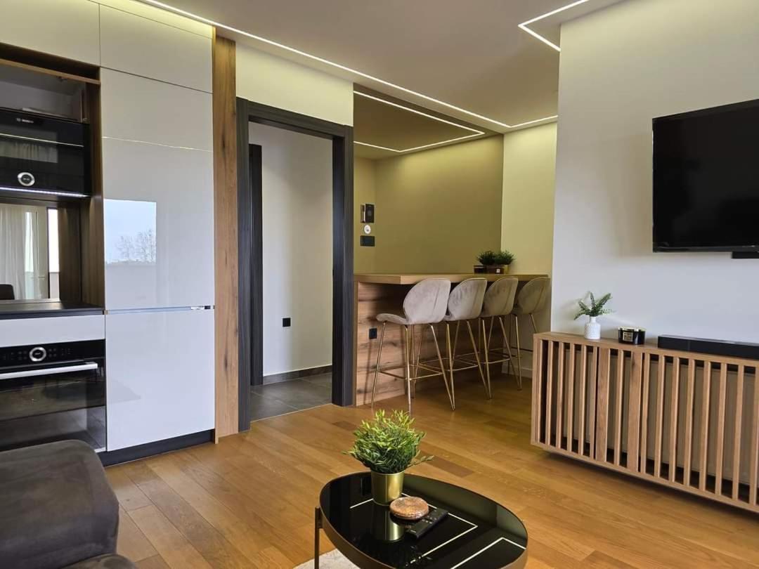 Apartamento Osijek Luxury Center - Self Check In, Free Private Parking, Ulica Ivana Gundulica 82 Exterior foto