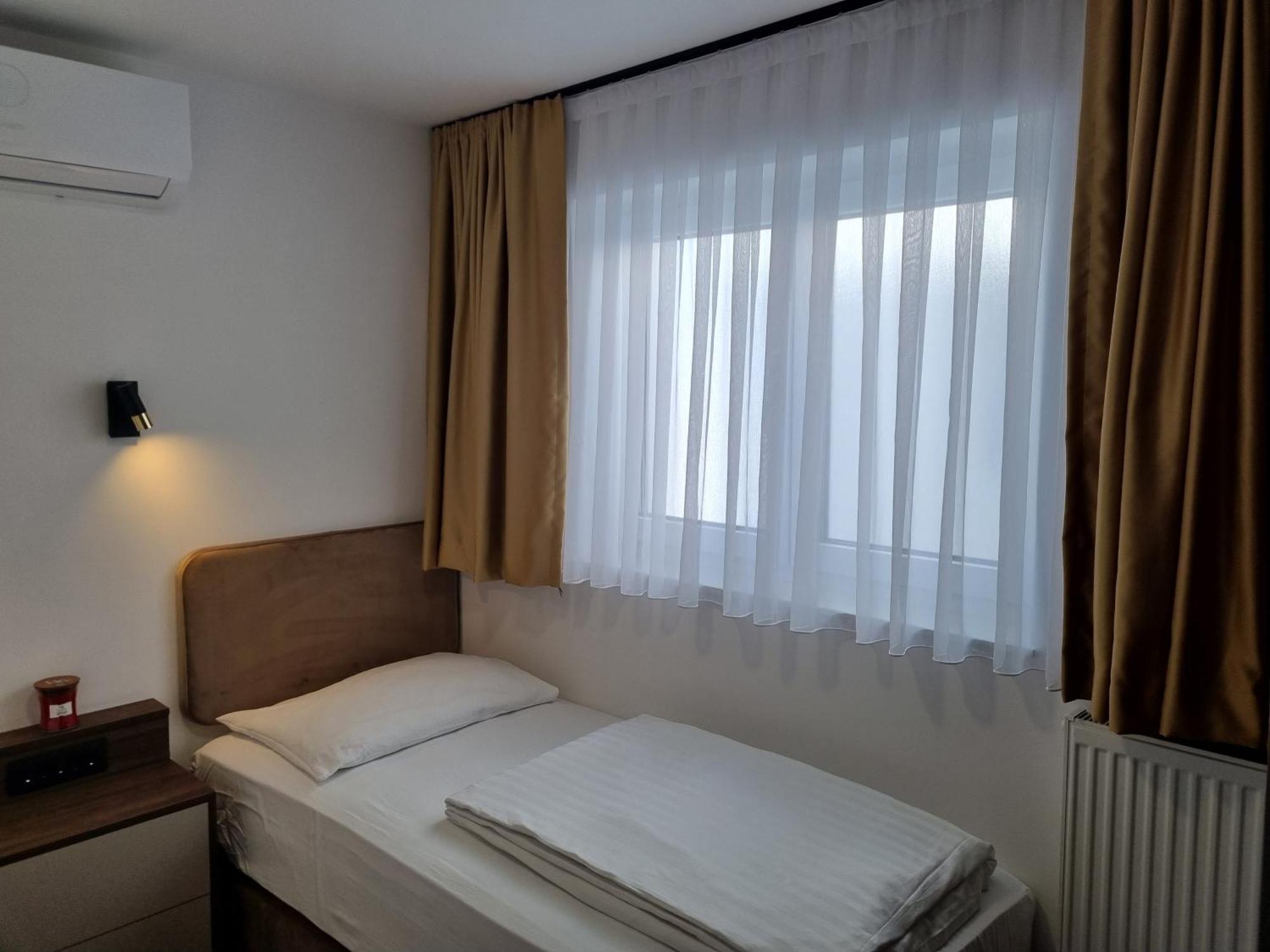 Apartamento Osijek Luxury Center - Self Check In, Free Private Parking, Ulica Ivana Gundulica 82 Exterior foto